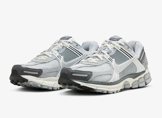 Nike Air Zoom Vomero 5 Shoes