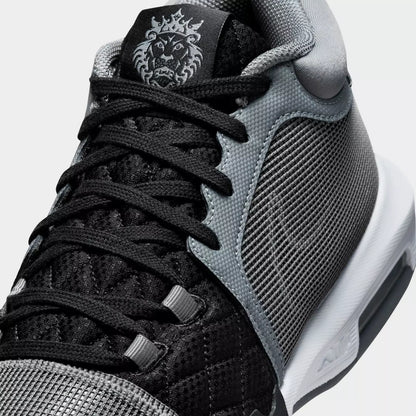 Men's Nike LeBron Witness 8 Basketball Shoes
